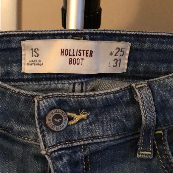 Woman’s Hollister Jeans - Picture 3 of 4